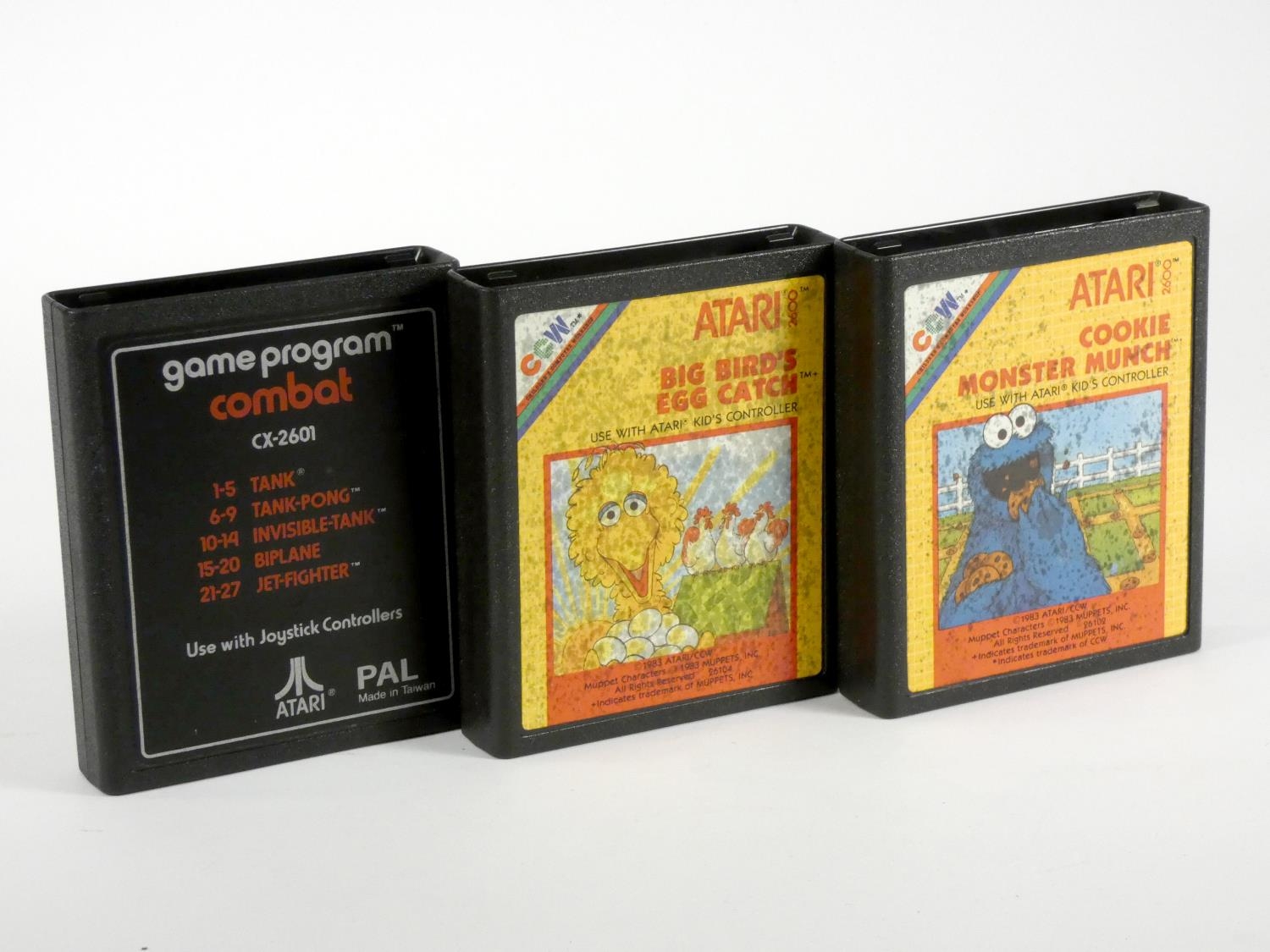 An Atari 2600 video game system: The Limited Deluxe Collectors Set, original box with large coloured - Image 4 of 4