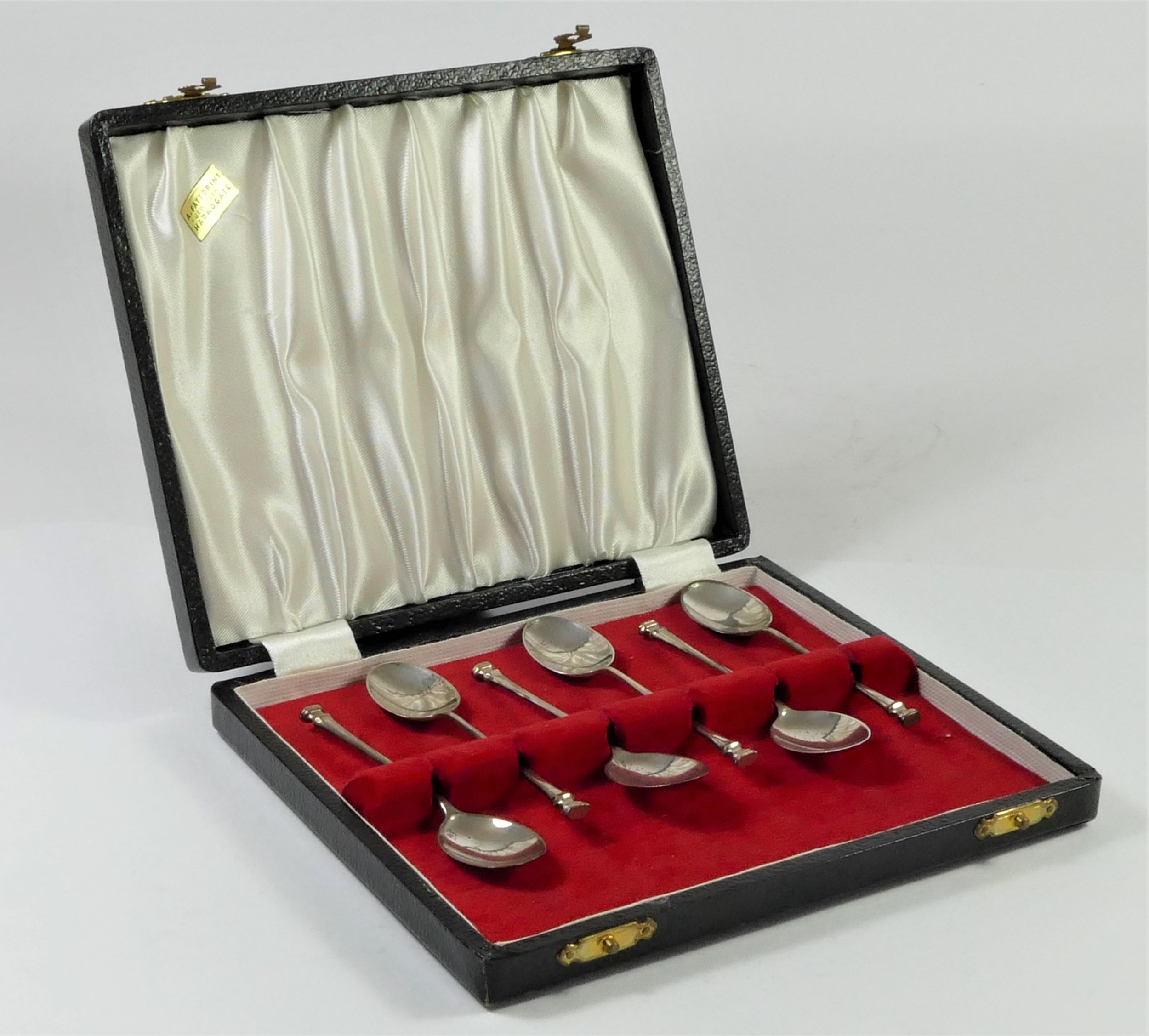 A silver set of hob nail terminal coffee spoons, Birmingham 1973, bicentenary town mark, 47gms, - Image 2 of 3