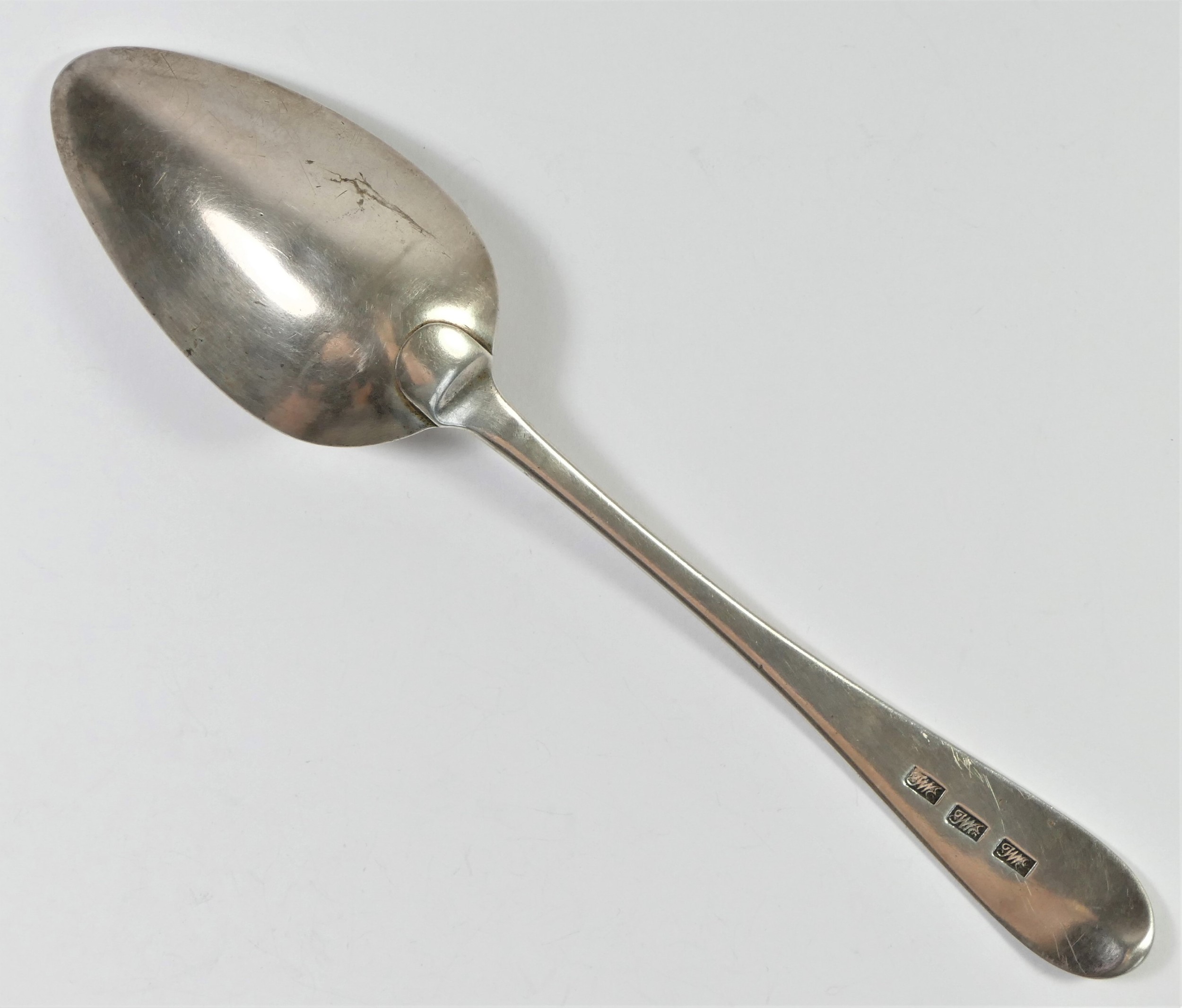 A George III silver Old English pattern table spoon, makers mark JWE, thrice, untraced, possibly - Image 3 of 4