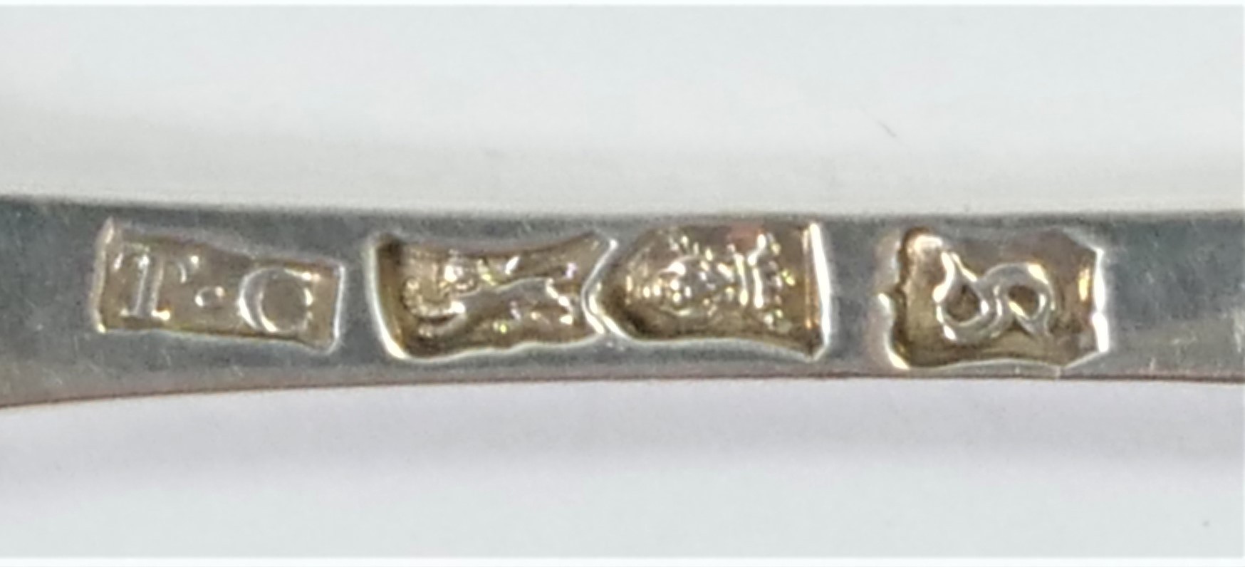 A George III silver double ended narrow scoop by Thomas Chawner, London 1773 with feather edge - Image 3 of 4