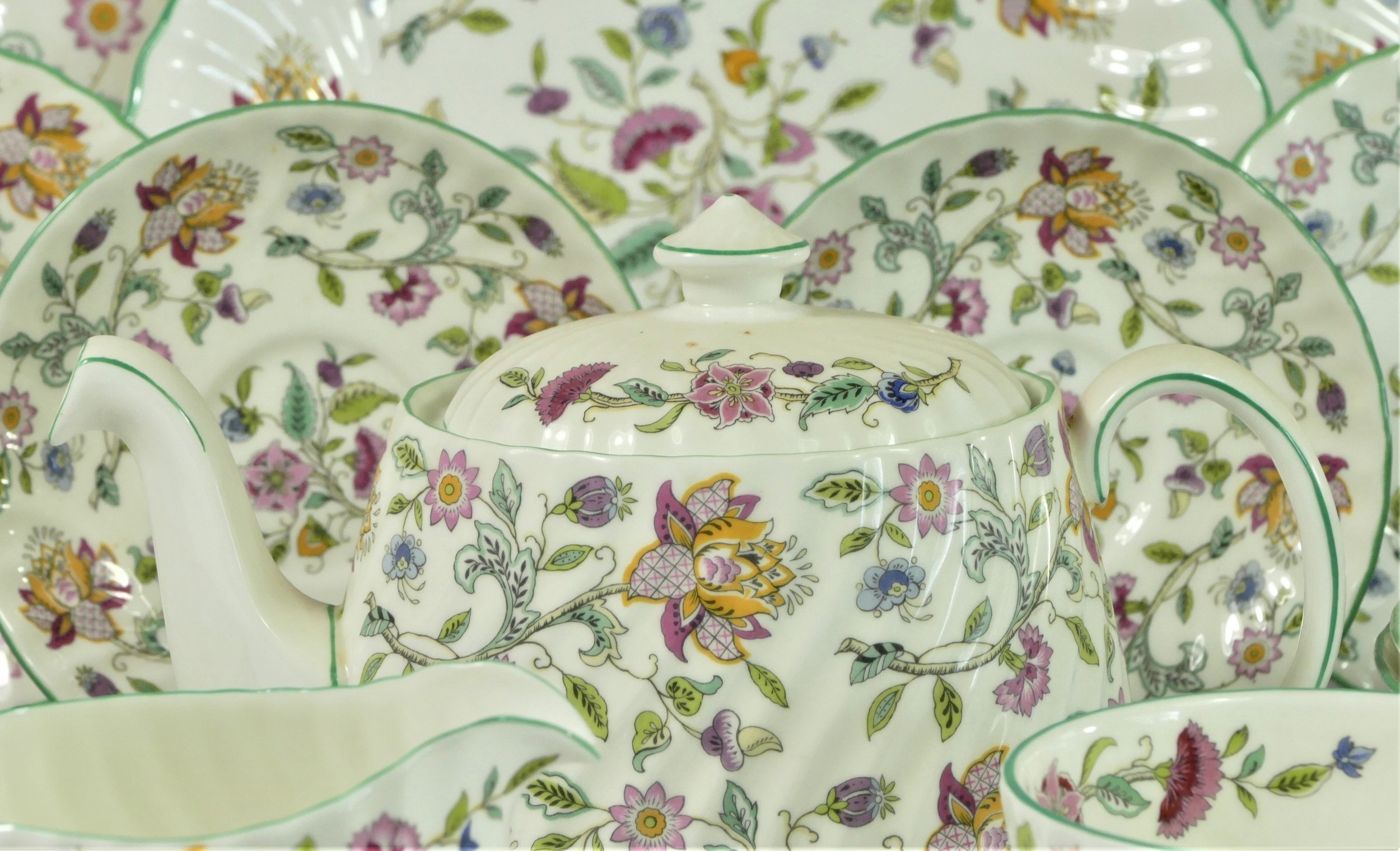 A Minton Haddon Hall tea service for six place settings, to include, a platter (27 cm), bon bon dish - Image 2 of 3