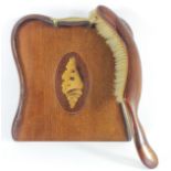 An Edwardian mahogany and boxwood inlaid crumb scoop with brass handle, 23 x 23cm together with a