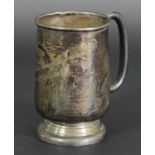 a silver christening mug, Birmingham 1935, inscribed, 8.5cm, 65gm