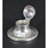 A silver desk inkwell, Birmingham 1923, diameter 7.5cm, loaded