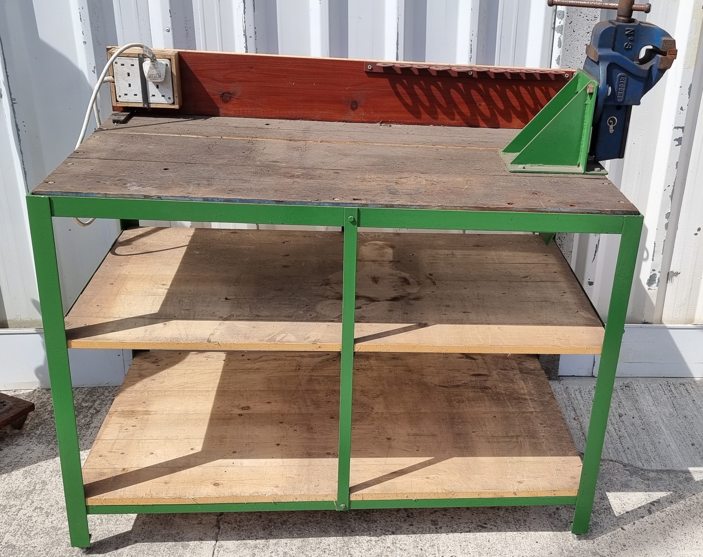 A metal workbench with wood top, mounted with a Record No.3 vice, 117 x 65 x 85cm - Image 2 of 2