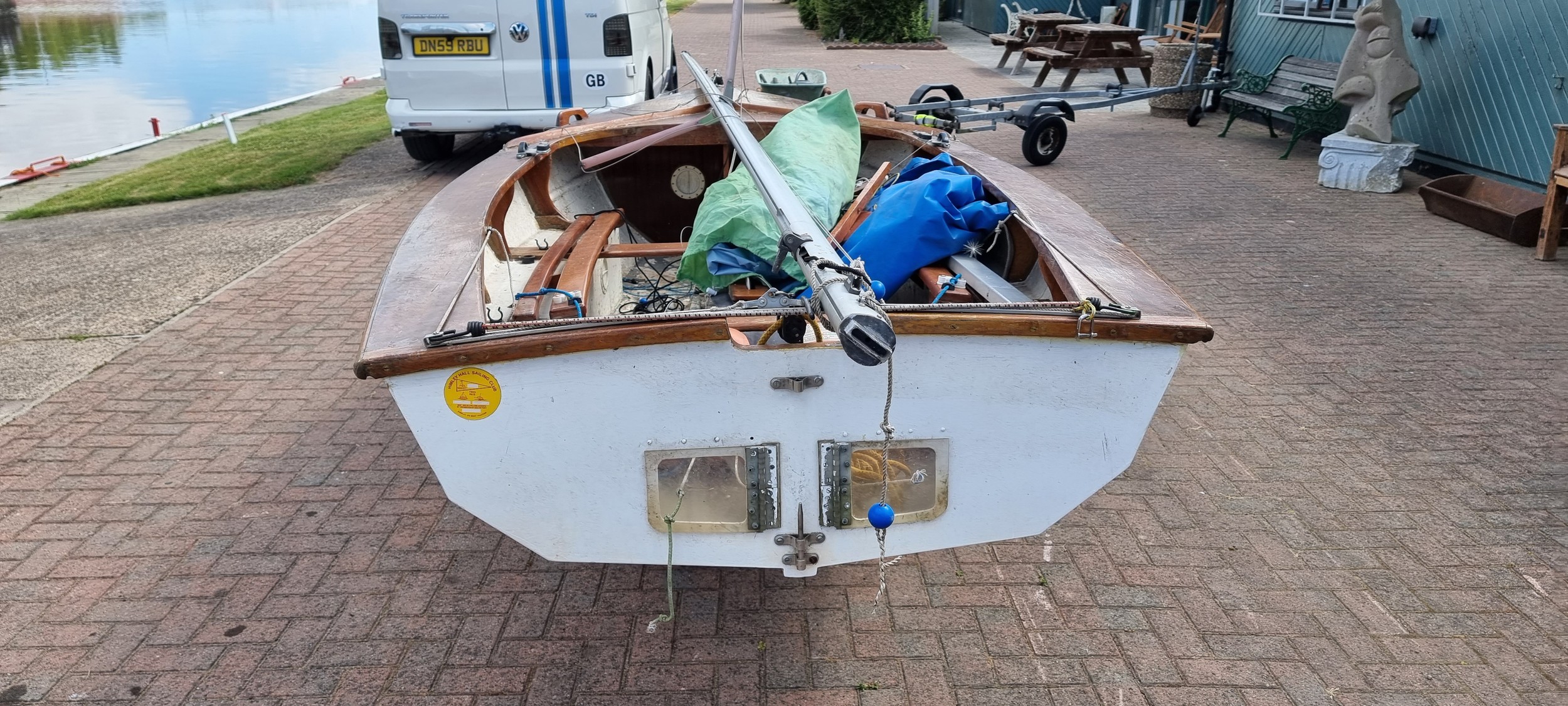An Enterprise sailing dinghy, serial number 310, mould 10, sail number K16581, 4 meter/two person, - Image 4 of 16