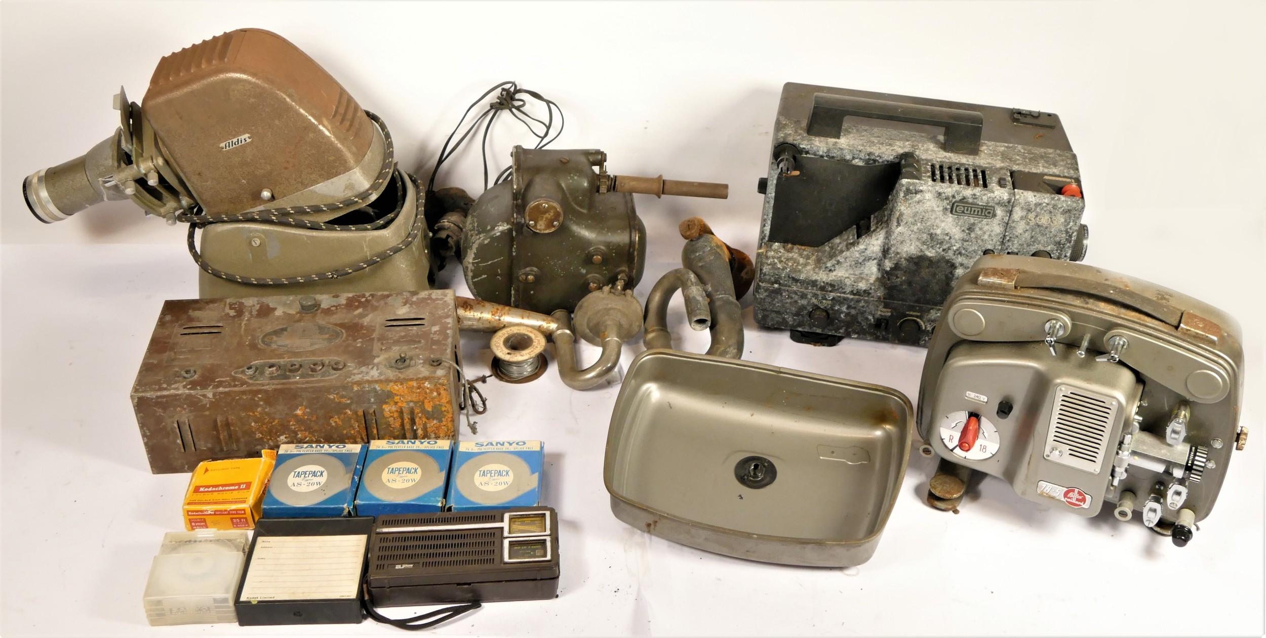 A collection of vintage tech, to include projectors, gramophone spares, mains units, slides, - Image 2 of 2