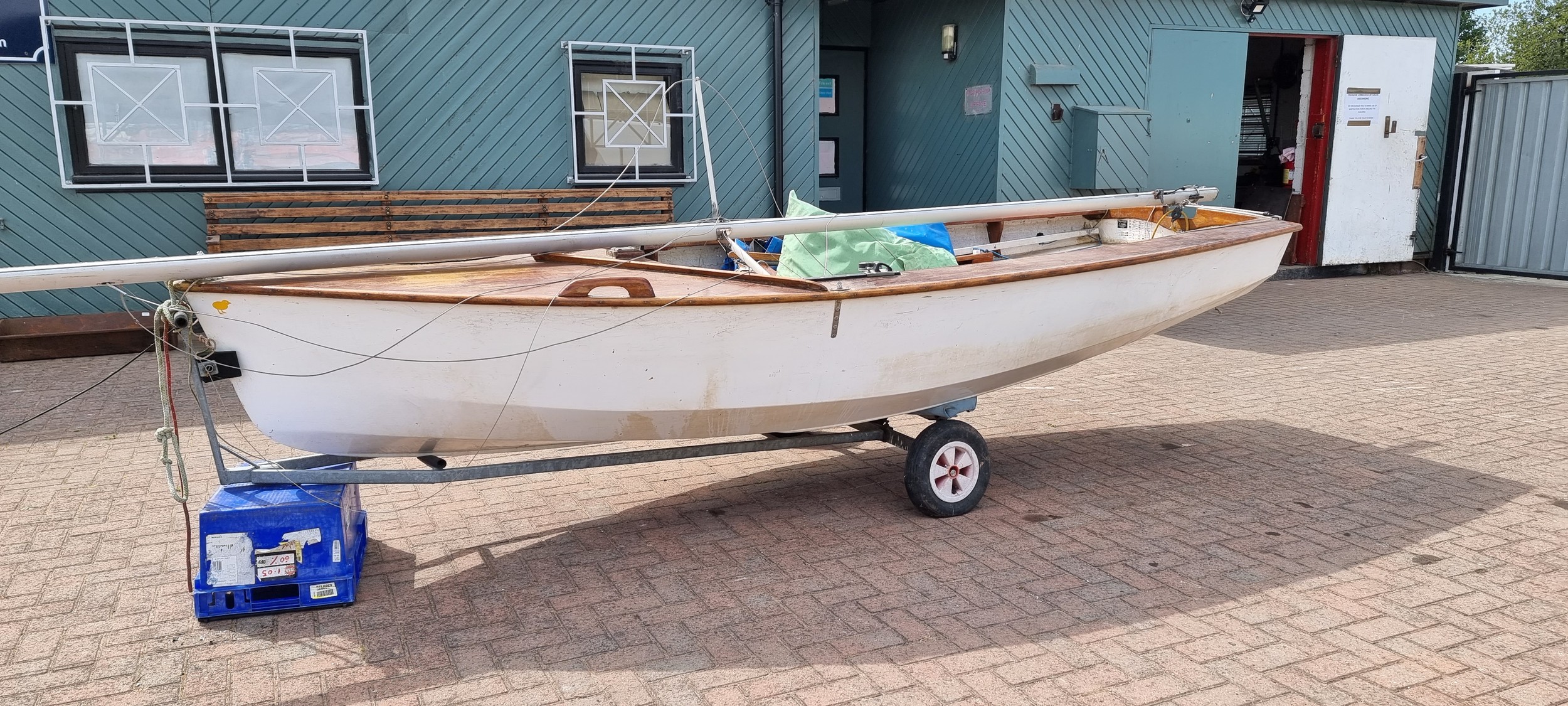 An Enterprise sailing dinghy, serial number 310, mould 10, sail number K16581, 4 meter/two person, - Image 2 of 16