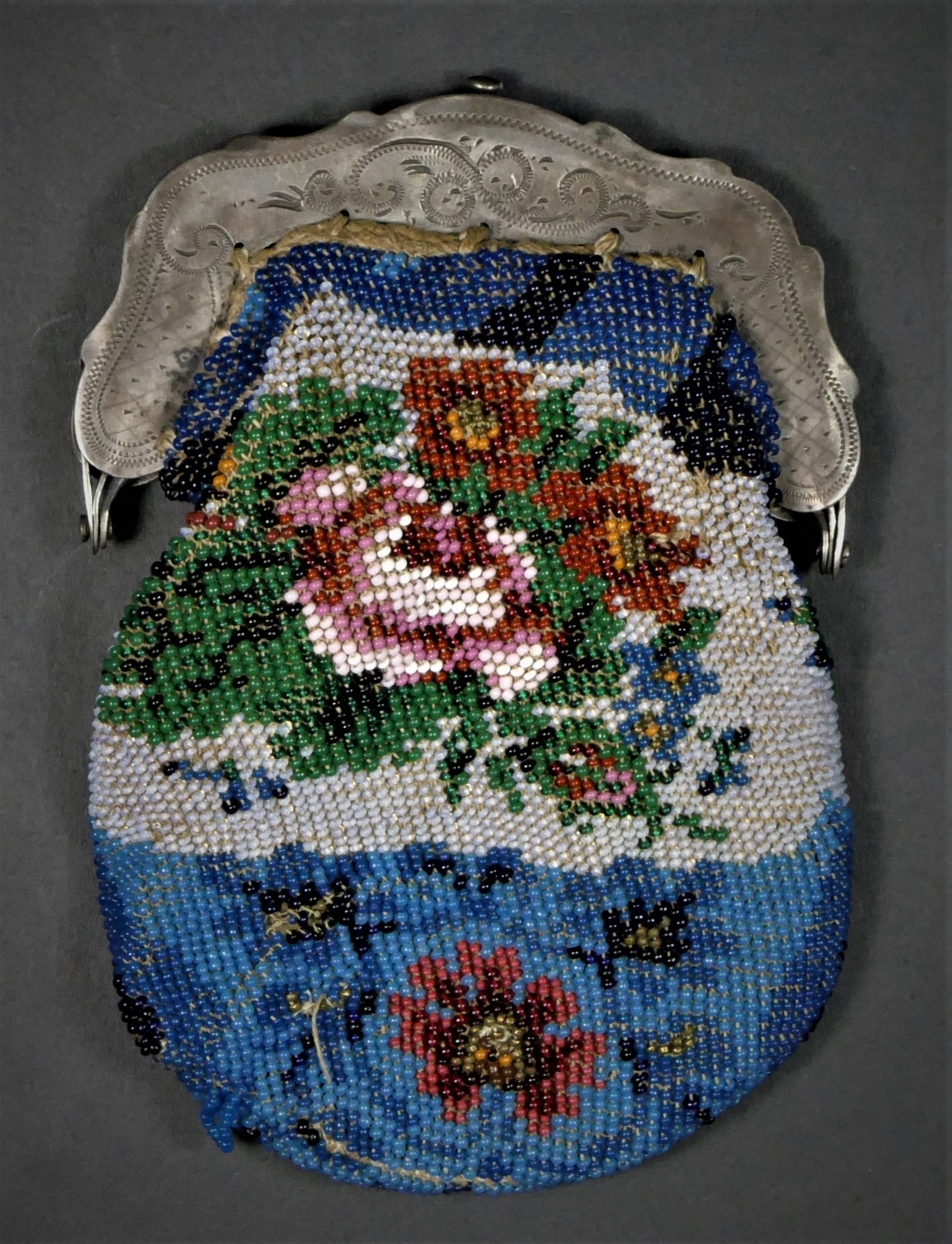A Dutch silver and bead work purse, bearing 0.833 standard marks - Image 2 of 4