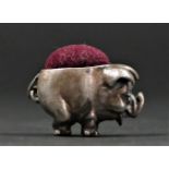 A 925 standard silver pig pin cushion, 2.5cm