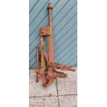 A cast iron leg vice, 110cm