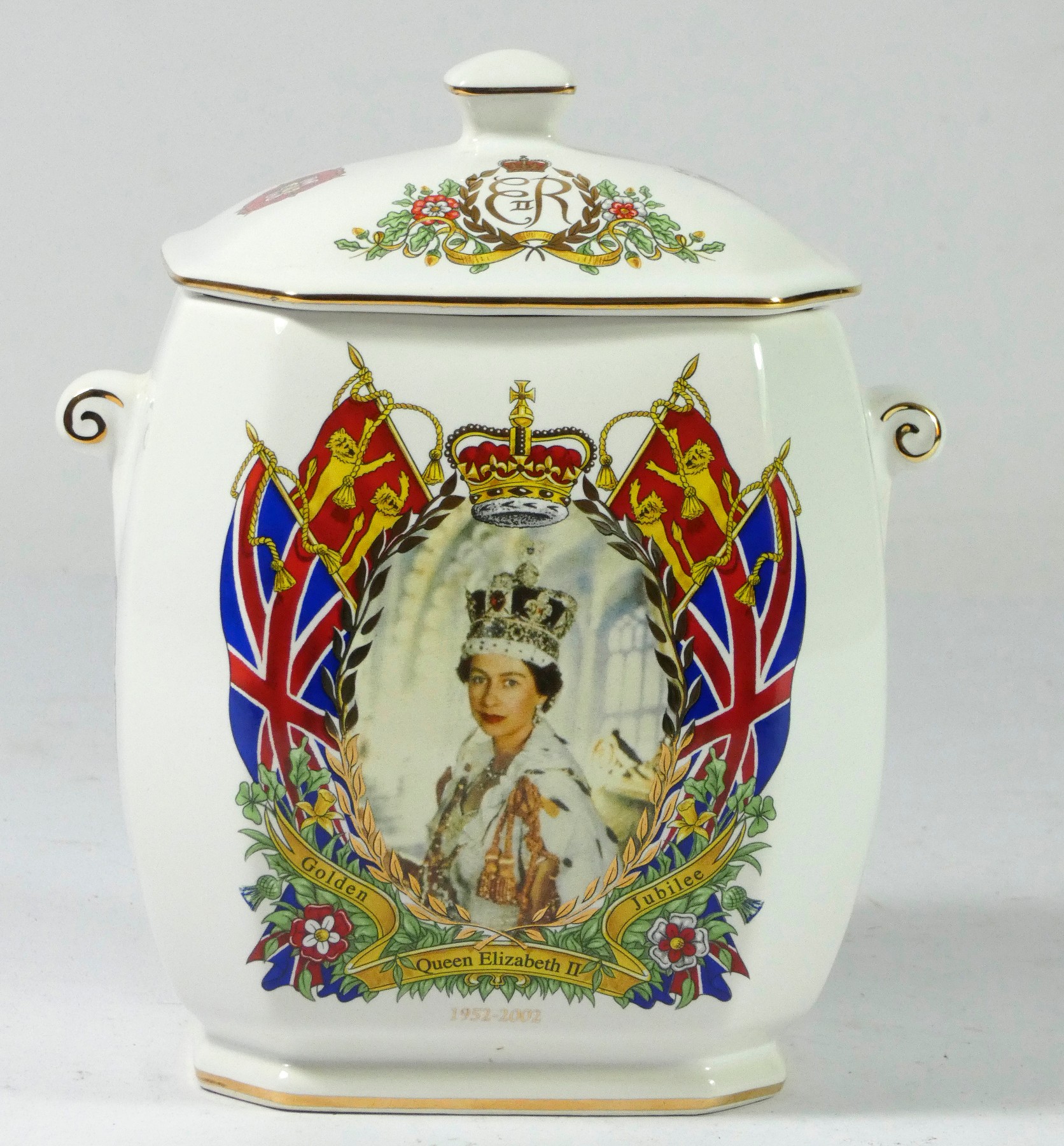 A collection of sixteen Staffordshire commemorative teapots by Sadler, to include Historical Series, - Image 6 of 6