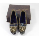 A pair of 19th century child's shoes, blue velvet with wirework and bead decoration, 17.5cm