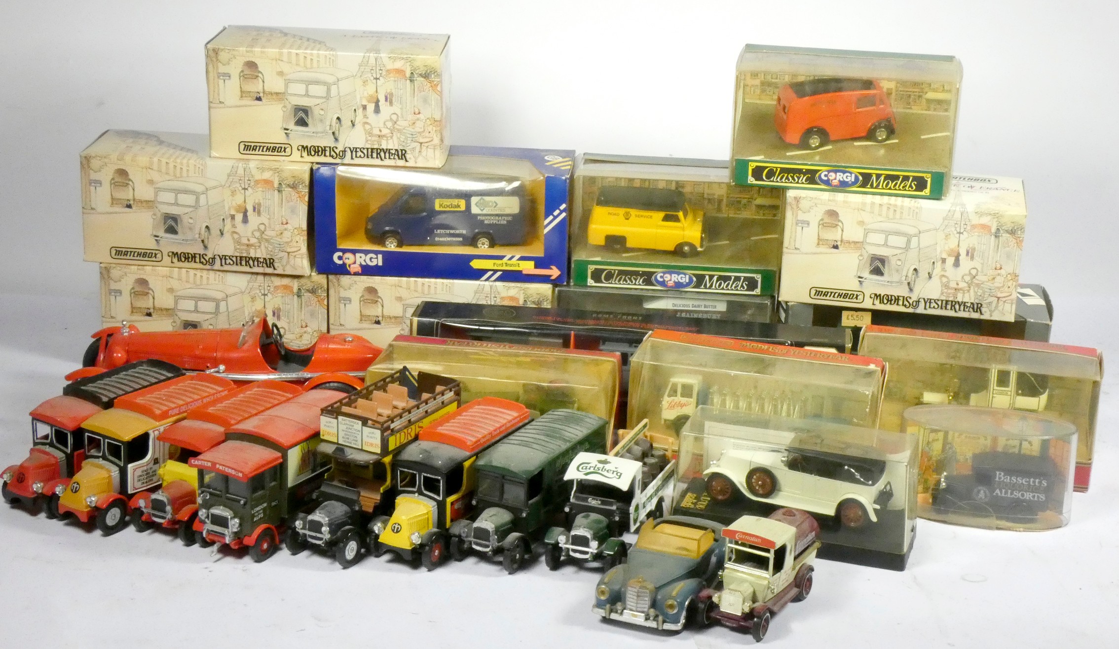 Over 50 die-cast cars, many boxed, to include brands such as Matchbox, Corgi, Days Gone, Super Racer