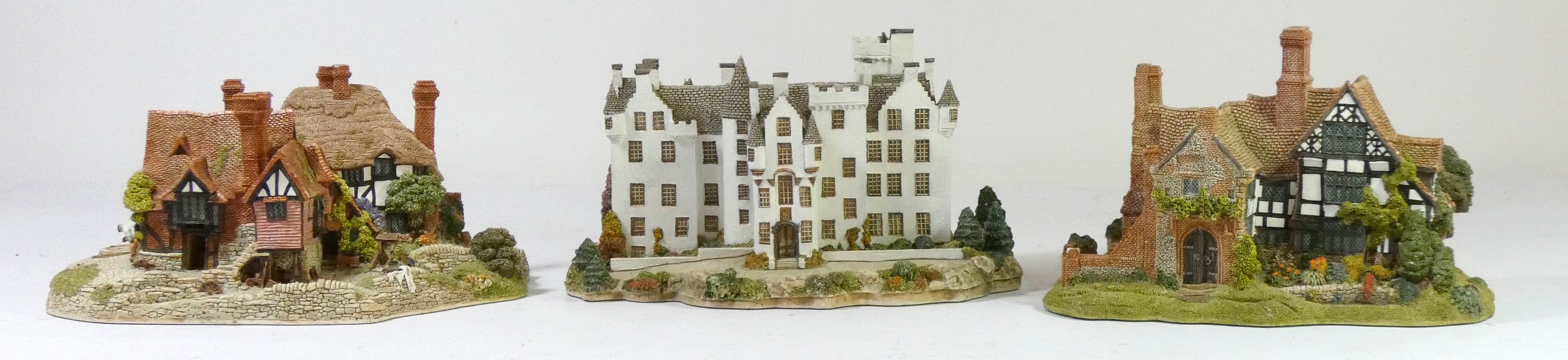 A Lilliput Lane handmade model "Anne of Cleves" c1990's, together with "Blair Atholl" castle and "