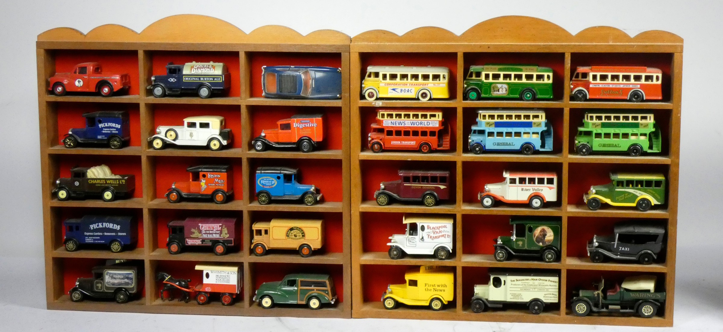 A collection of 36 die-cast vehicles, including brands such as Corgi, Maisto, Days Gone, Bobcat, - Image 4 of 5