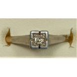 A 9ct gold and platinum single stone diamond ring, L, 1.8gm