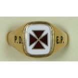 Of Knights Templar interest; a 9ct gold and enamel signet ring, London 1996, red cross on a white