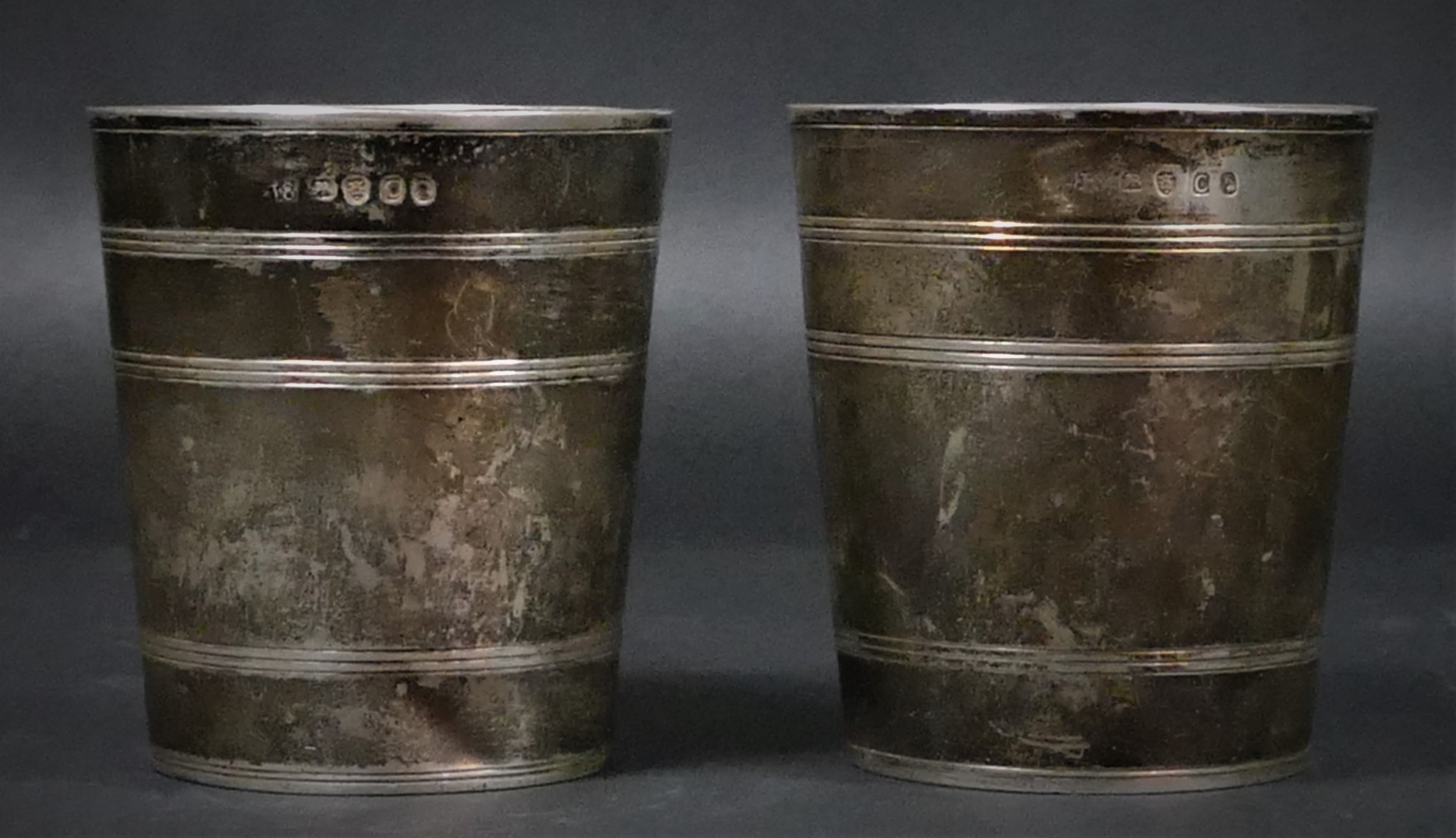 A George III silver pair of tapering beakers, by John Eames, London 1818, with line engraved - Image 4 of 5