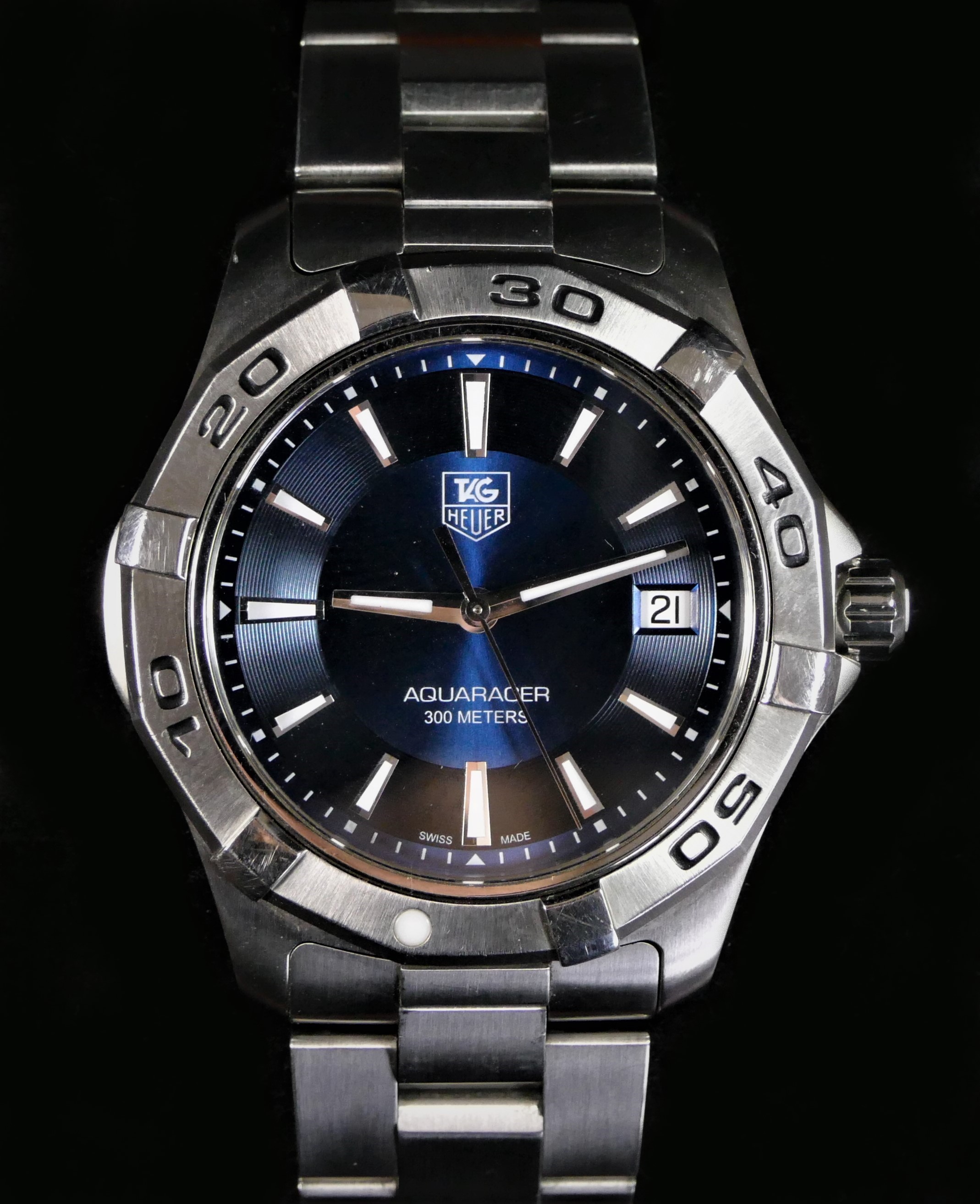 Tag Heuer Aquaracer, 300 meters, a gentleman's stainless steel quartz date wristwatch, ref