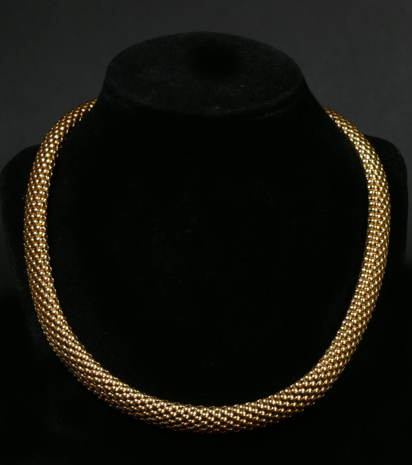 A 14K gold, diamond and onyx basket weave necklace, the stirrup clasp set with brilliant cut - Image 4 of 11