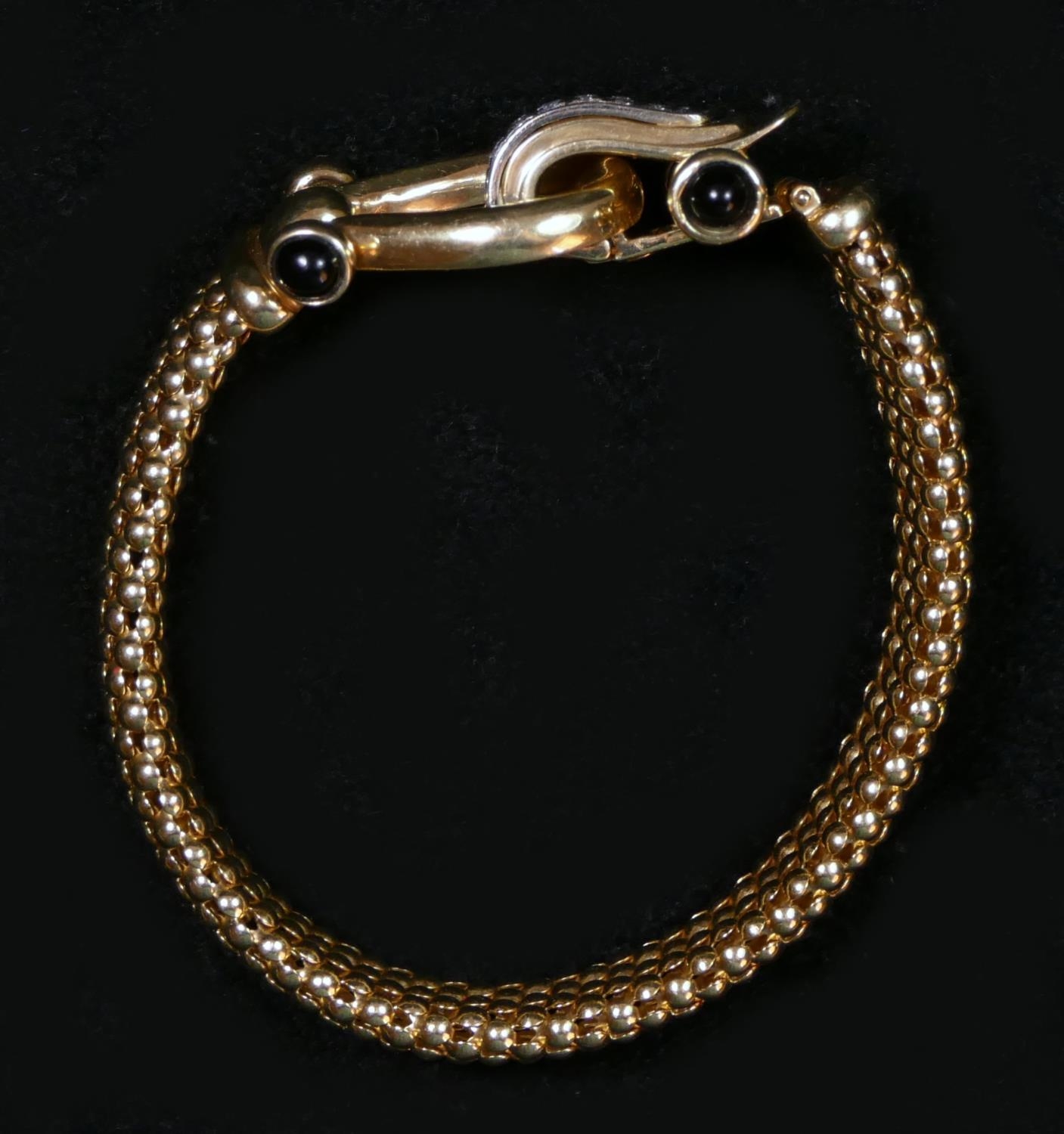 A 14K gold, diamond and onyx basket weave necklace, the stirrup clasp set with brilliant cut - Image 7 of 11