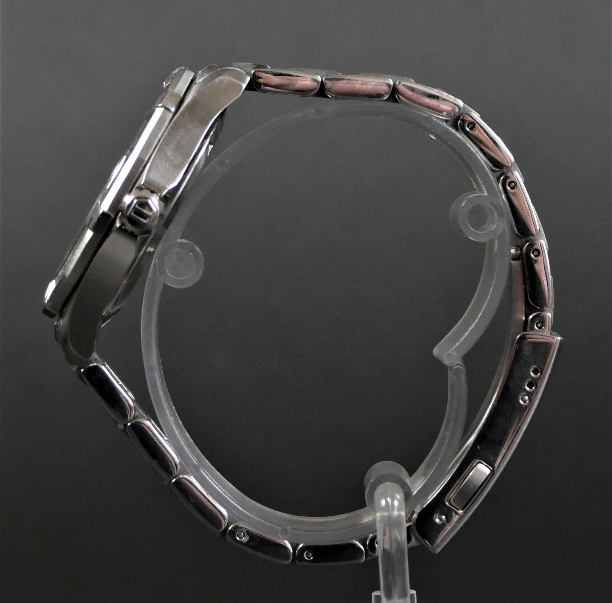 Tag Heuer Aquaracer, 300 meters, a gentleman's stainless steel quartz date wristwatch, ref - Image 4 of 6