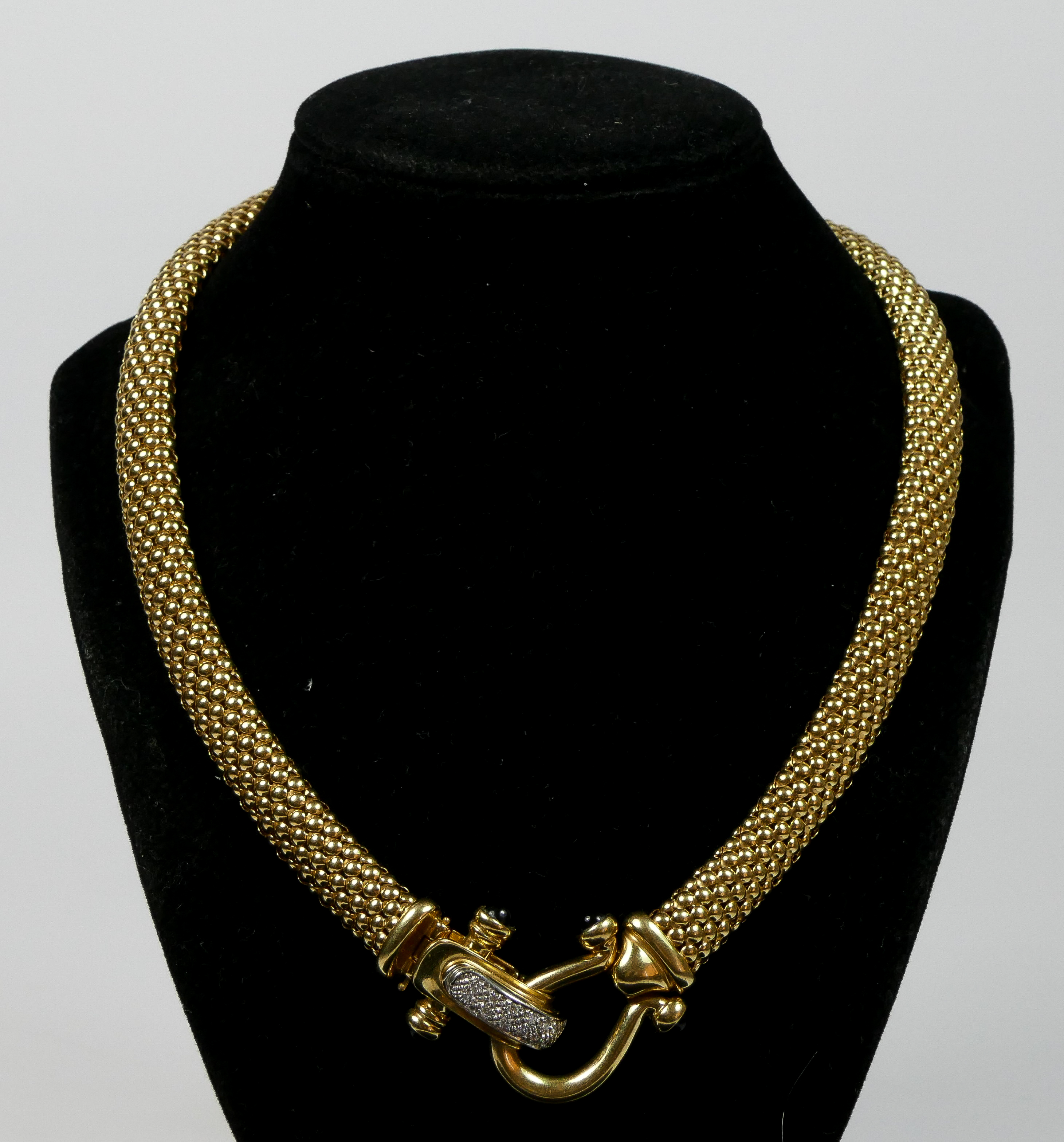 A 14K gold, diamond and onyx basket weave necklace, the stirrup clasp set with brilliant cut - Image 3 of 11