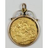 A Victorian Old Head sovereign, 1900, loose mounted