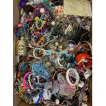 A large quantity of modern costume jewellery (2)