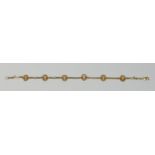 A 9ct gold and shell cameo bracelet, 18.5cm, 4gm