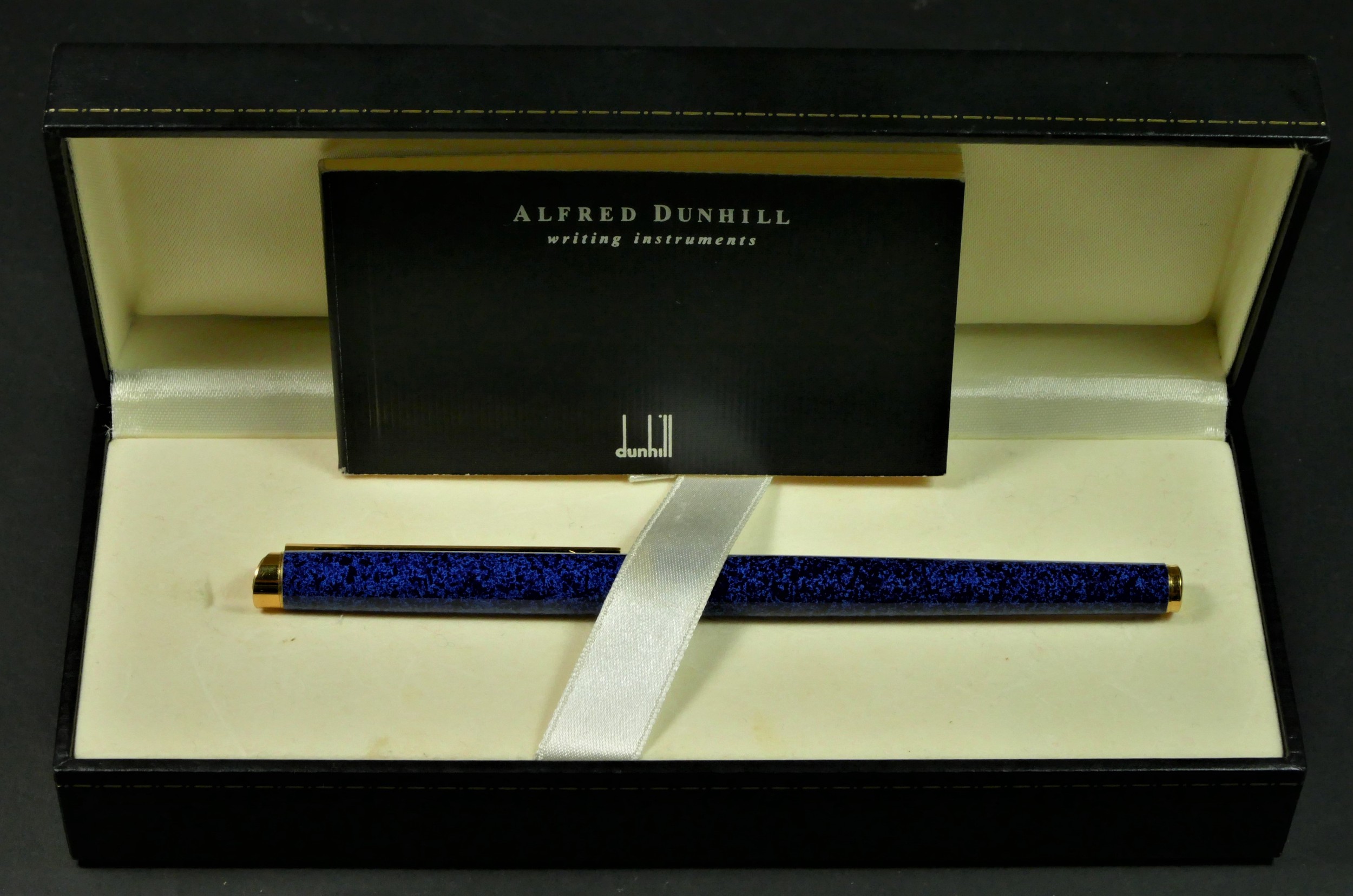 A Dunhill Gemline blue marble lacquer fountain pen, with 14K gold nib, box and booklet No Box - Image 2 of 4