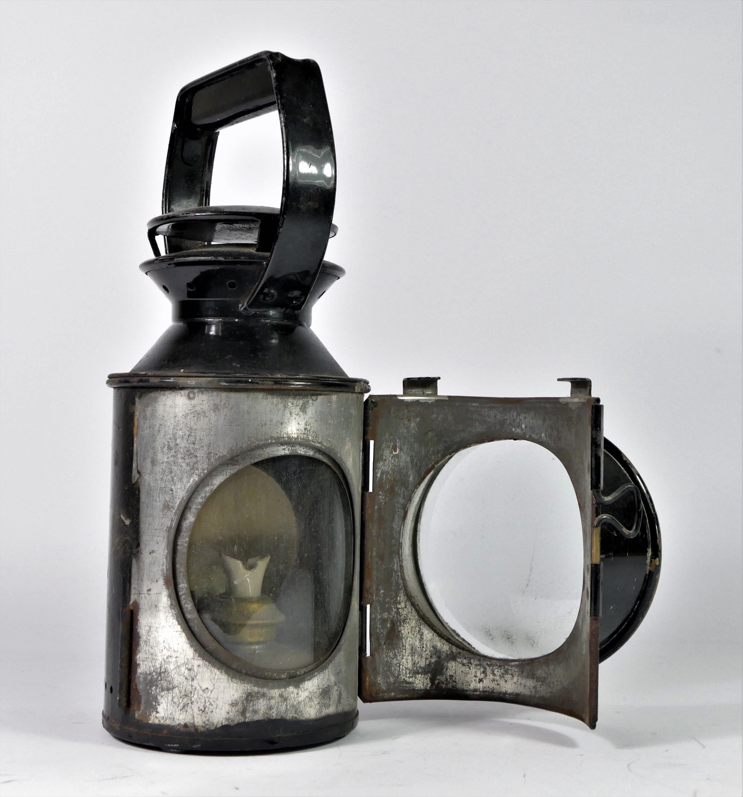 A B.R three aspect hand lamp, complete with burner, 30cm tall - Image 7 of 7