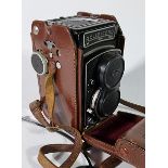 A Rollei Rolleicord Franke and Heidecke TLR camera, serial number: 1932218, in brown leather case.