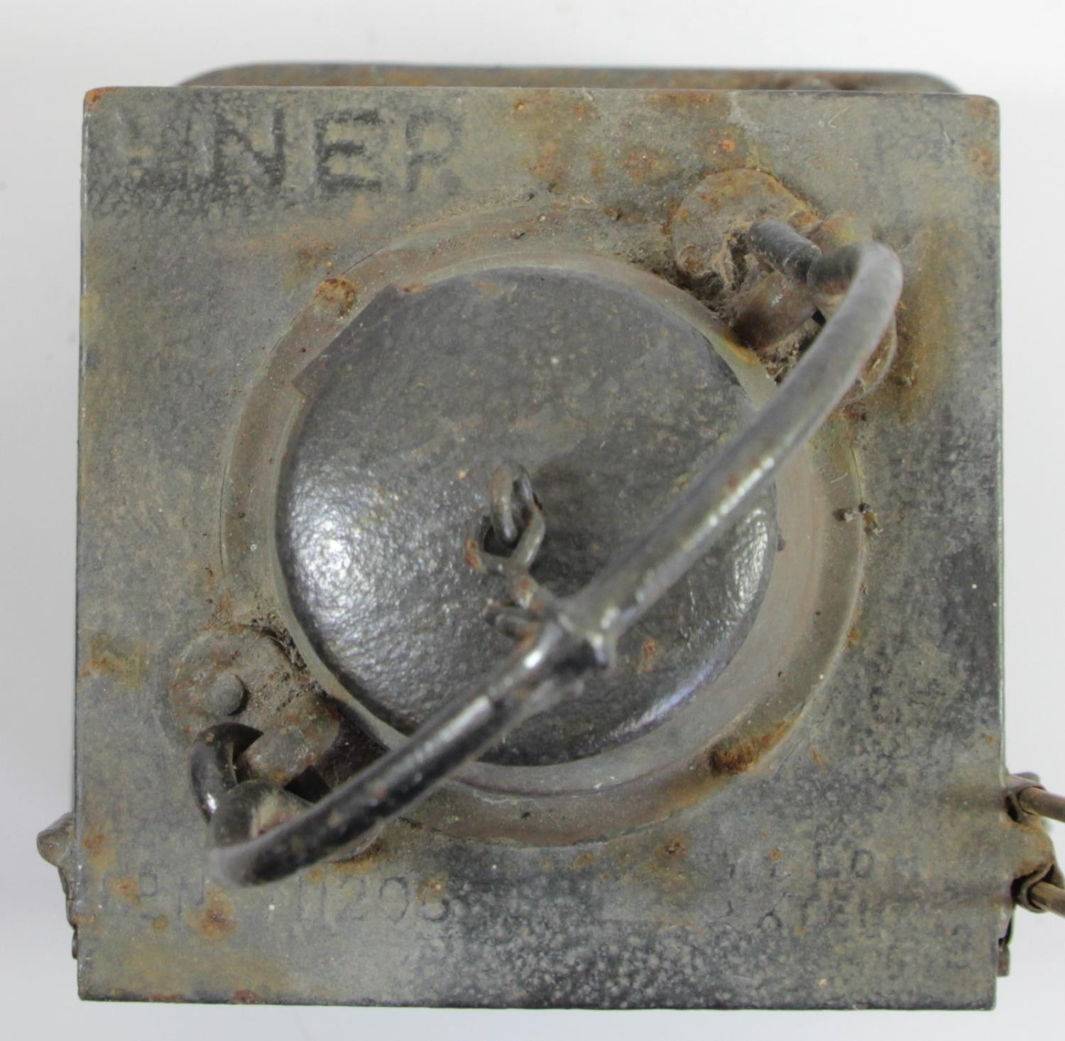 An L.N.E.R signal lamp complete with burner. - Image 5 of 7