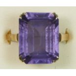 A 9ct gold mounted synthetic colour change corundum/sapphire dress ring, 16 x 12mm, O, 5.8gm