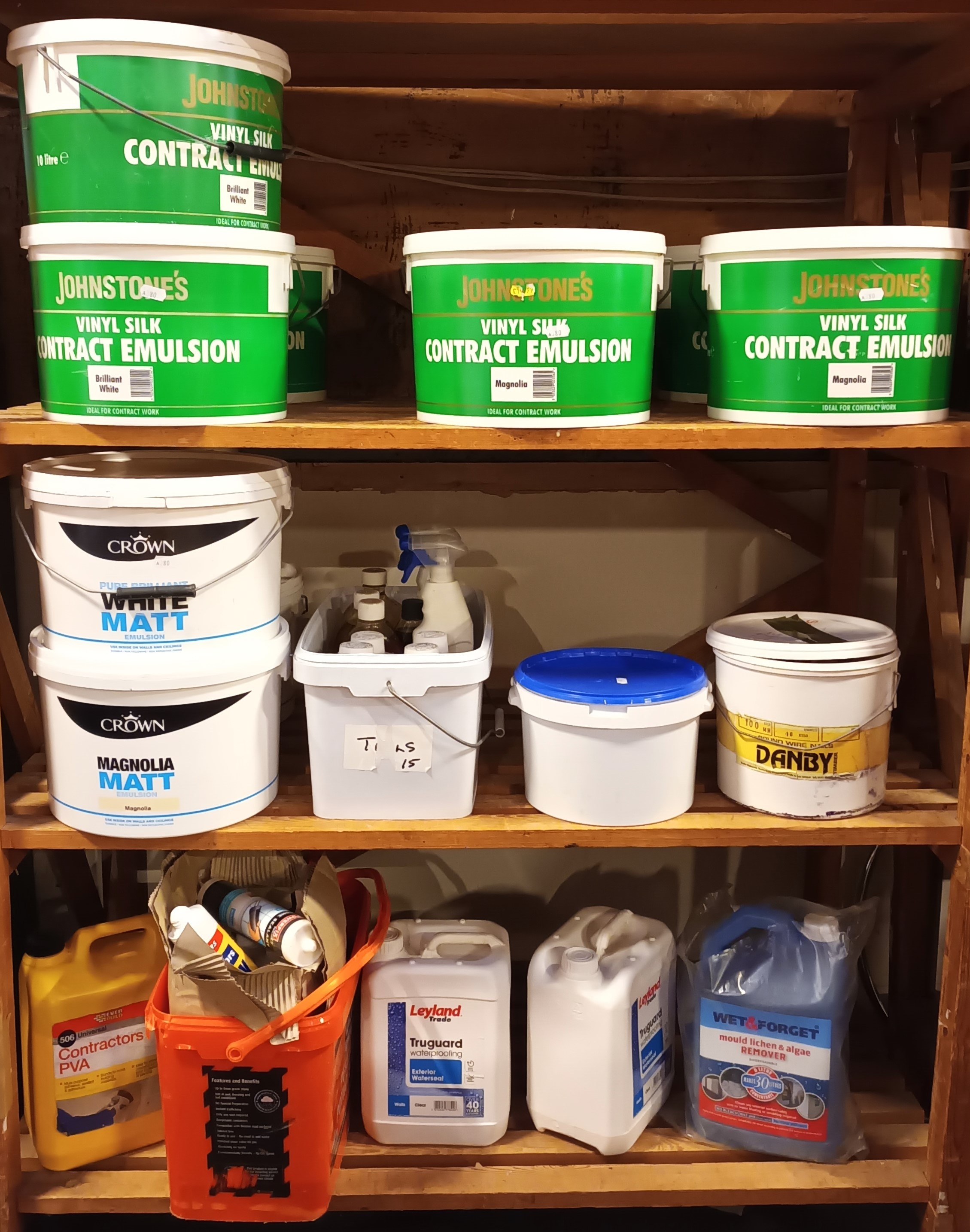 A collection of paint and household cleaning/maintenance items, to include 10 x 10 litres of