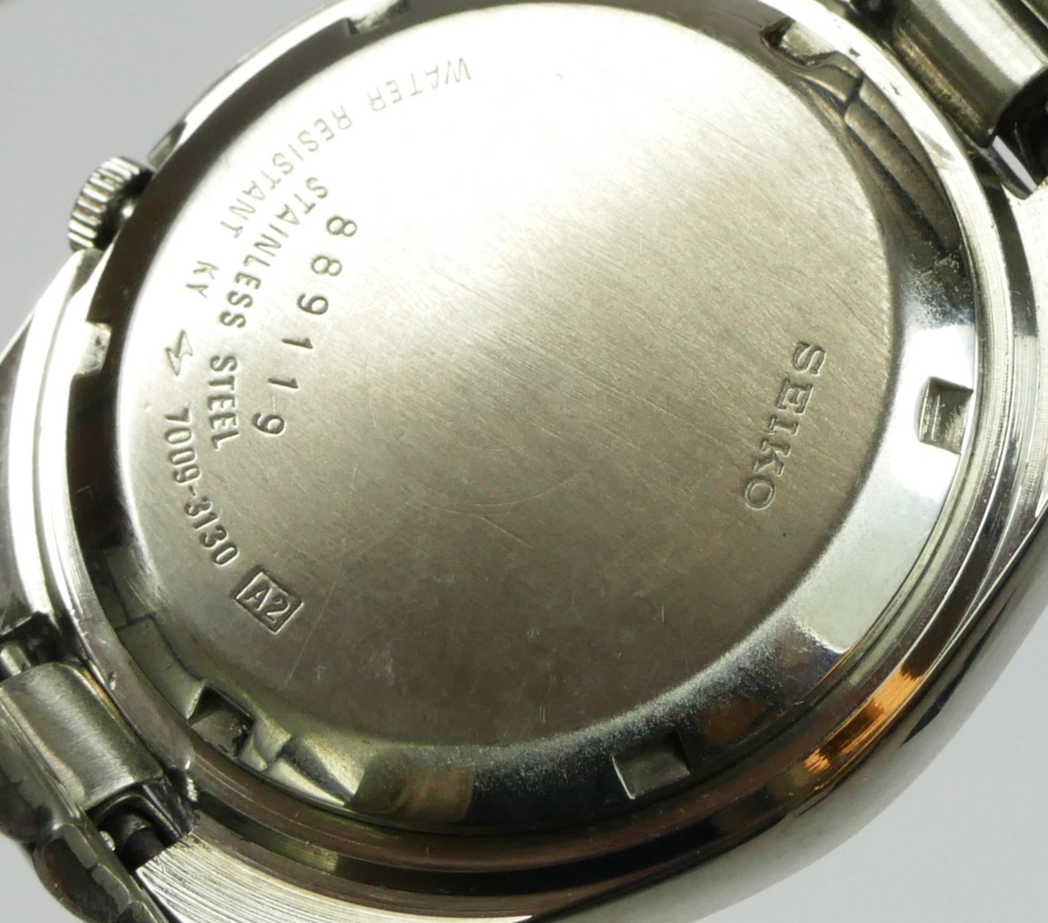 Seiko 5, a stainless steel day date black dial automatic gentleman's wristwatch, 7009-3130, original - Bild 4 aus 4