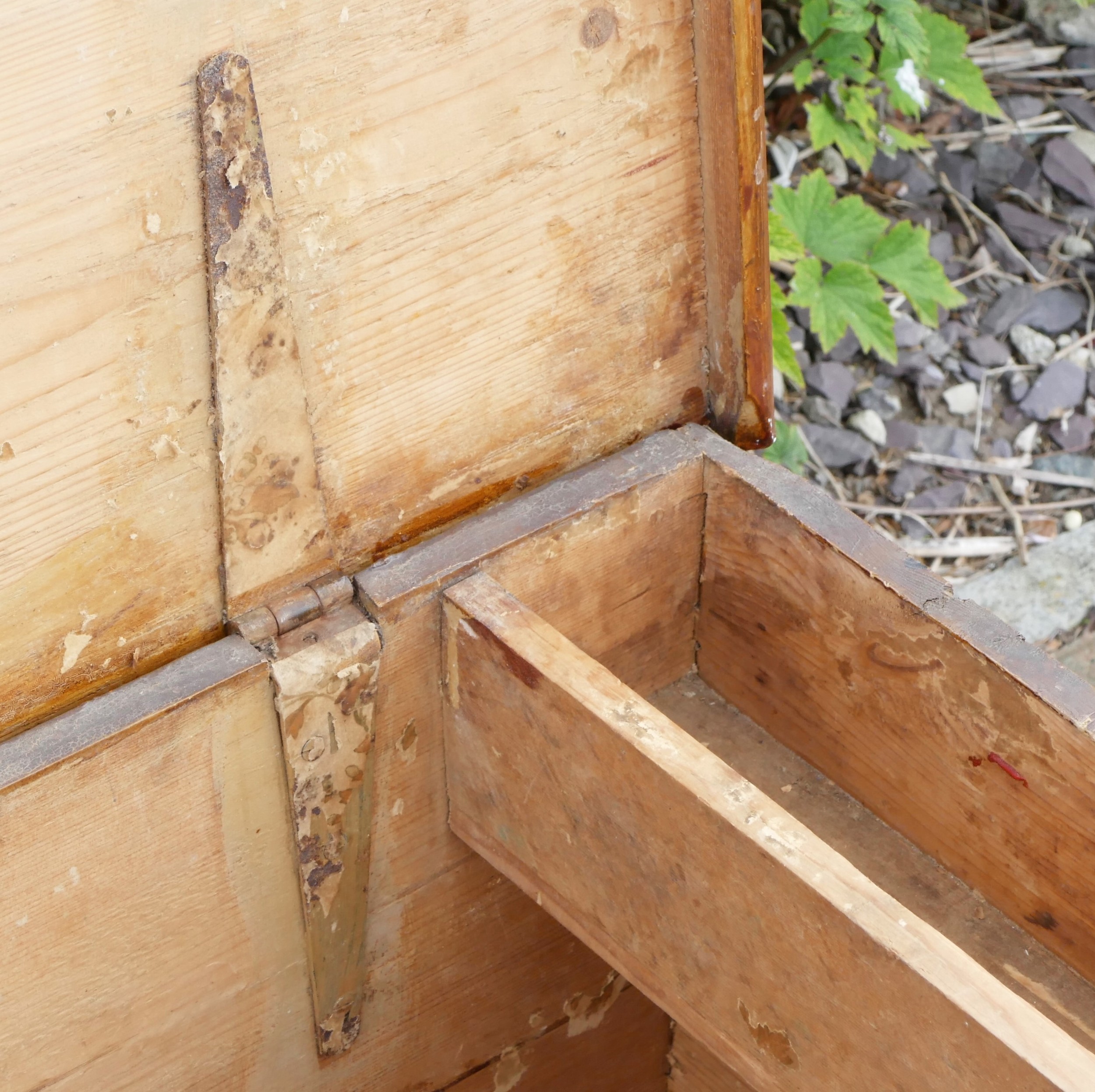 A stained pine Victorian blanket box, interior fitted with candle tray, having original carry - Image 3 of 4