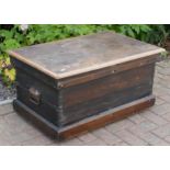 A Victorian pine carpenters chest, hinged lid to reveal two sliding/lift out trays - W: 84cm H: 44cm