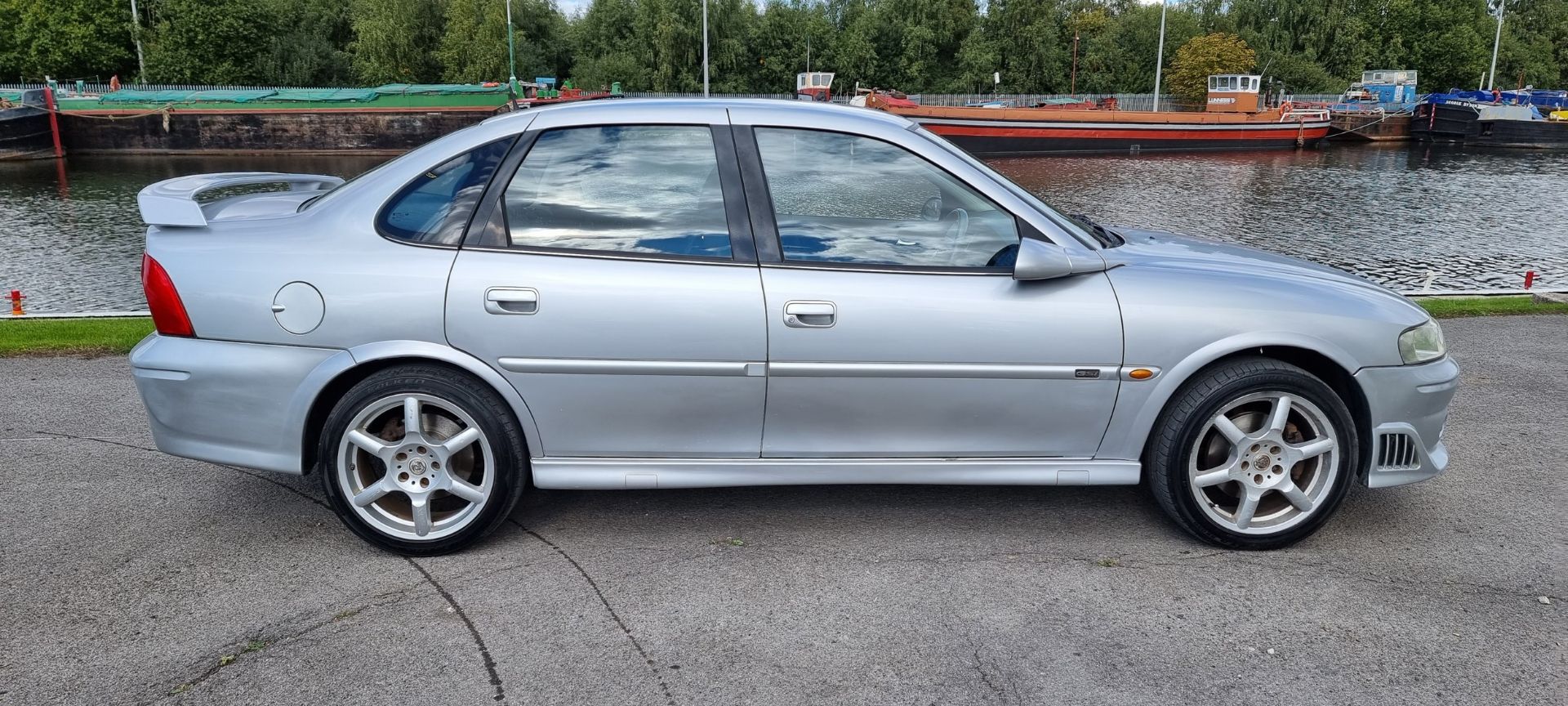 2000 Vauxhall Vectra GSi V6, 2498cc. Registration number X307 FDT. VIN number WOLOJBF19Y1184505. - Image 4 of 21