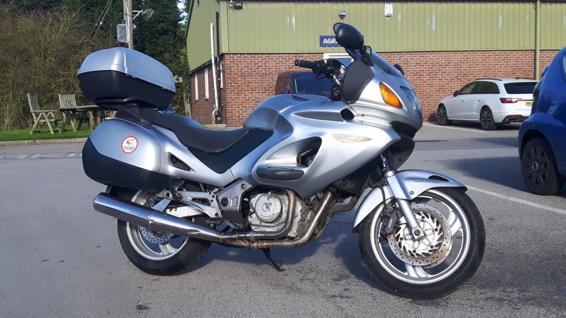 2002 Honda Deauville NT650. Registration number LG02 XMW. Frame number TBC. Engine number TBC.