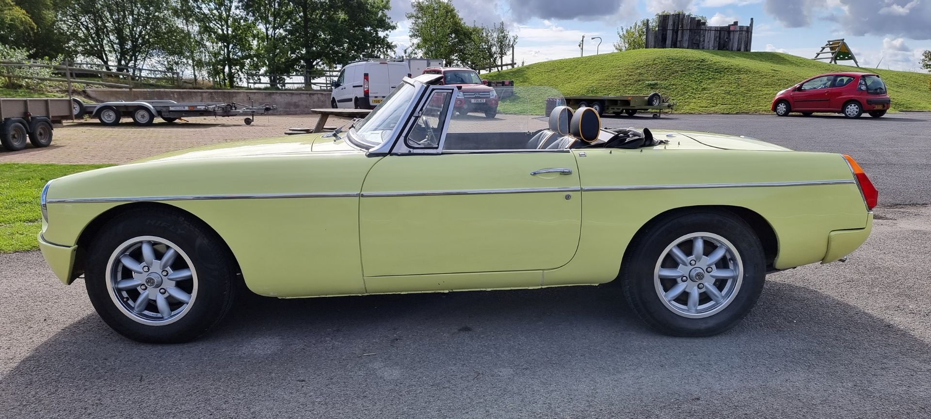 1975 MGB Roadster, 1798cc. Registration number NMT 453R. Chassis number GHN5-42103G. Engine number - Image 5 of 20