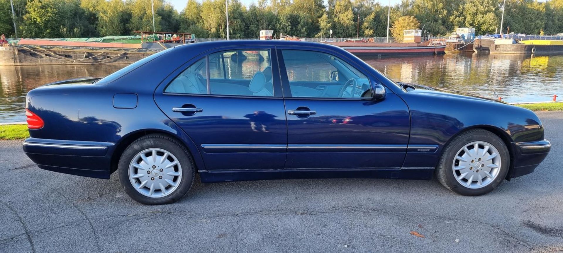 2000 Mercedes Benz E240 Elegance, auto, 2398cc petrol. Registration number X183 WFS. - Image 9 of 15