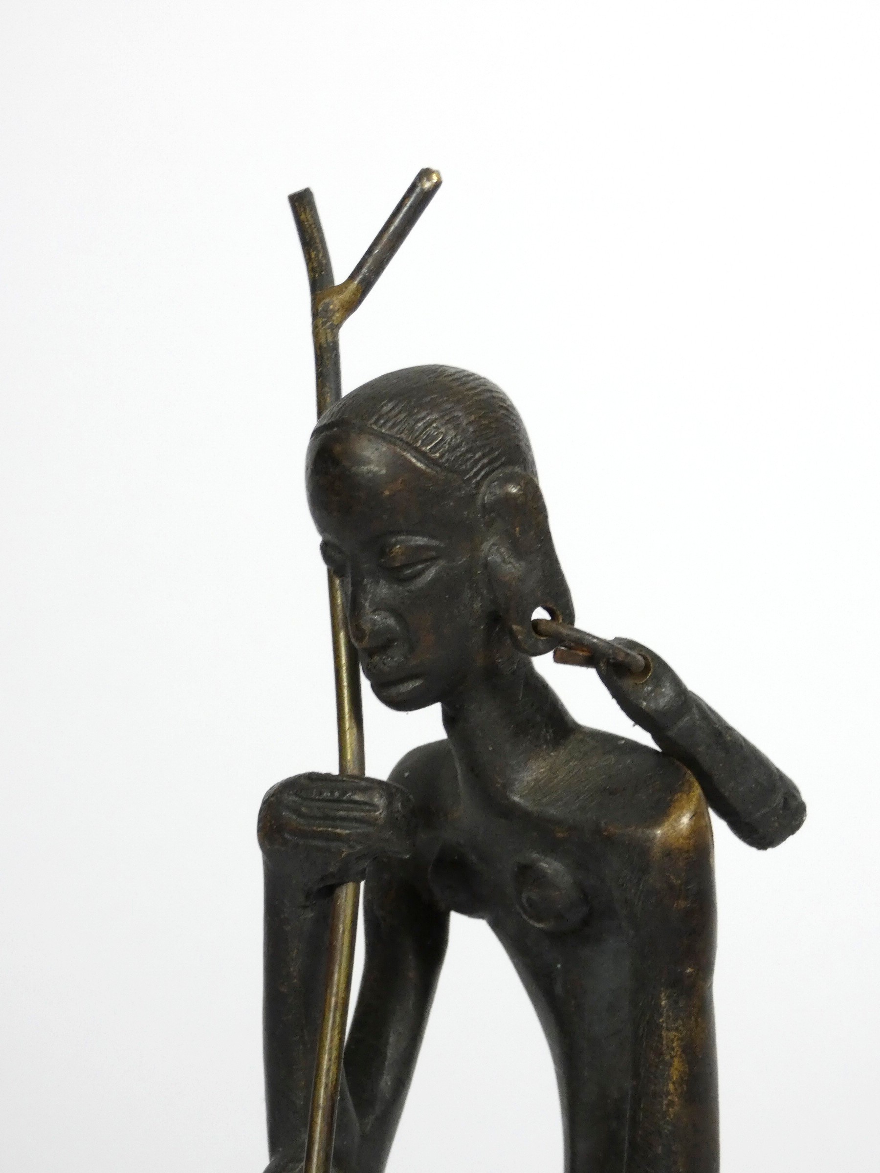 An African cast bronze figure of a seated woman, 21cm, - Image 3 of 3