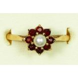 A 9ct gold cultured pearl and garnet cluster ring, O, 1.8gm