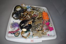 A tray pf modern costume jewellery including bangles and bracelets