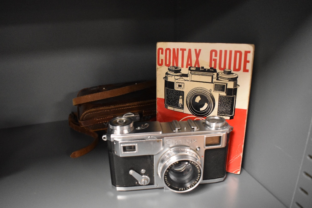 A Zeiss Ikon Contax II camera with Zeiss Sonnar 50mm lens - Image 4 of 4