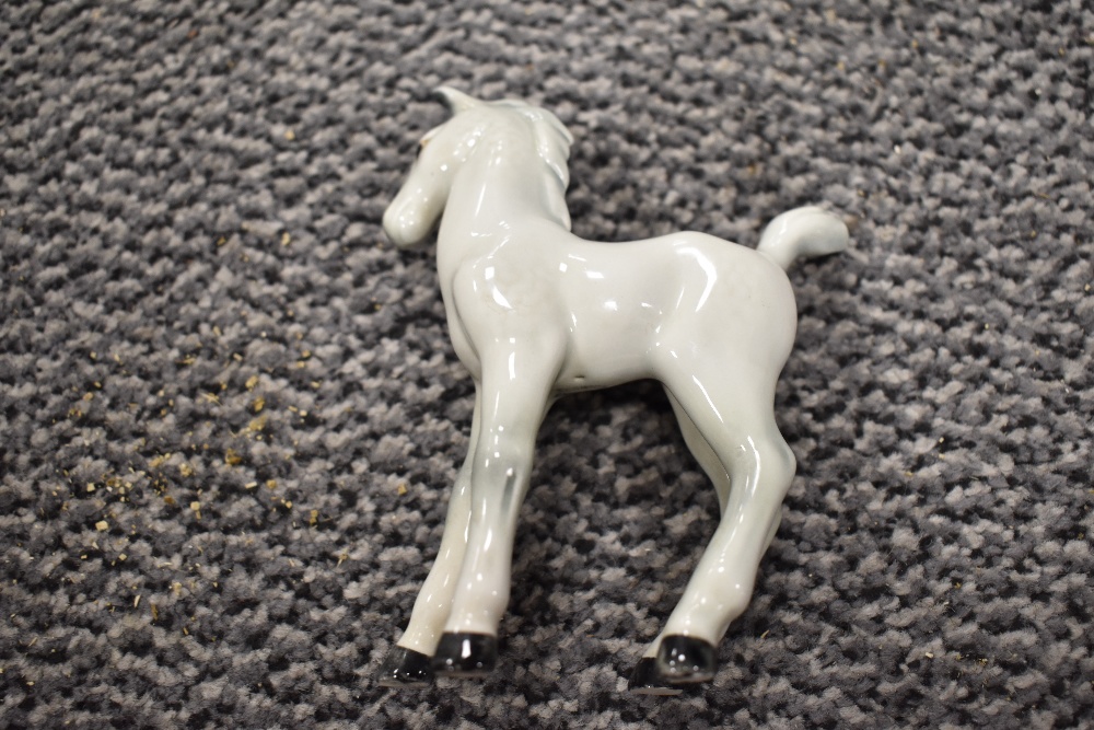 A good selection of horse and pony figurines and a wall plaques including Beswick. - Image 3 of 4
