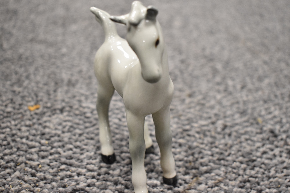 A good selection of horse and pony figurines and a wall plaques including Beswick. - Image 4 of 4
